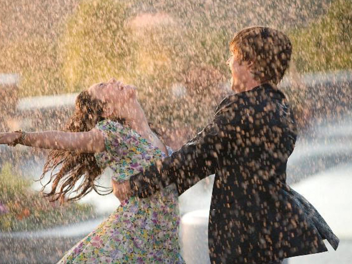 Влюбленные под дождём