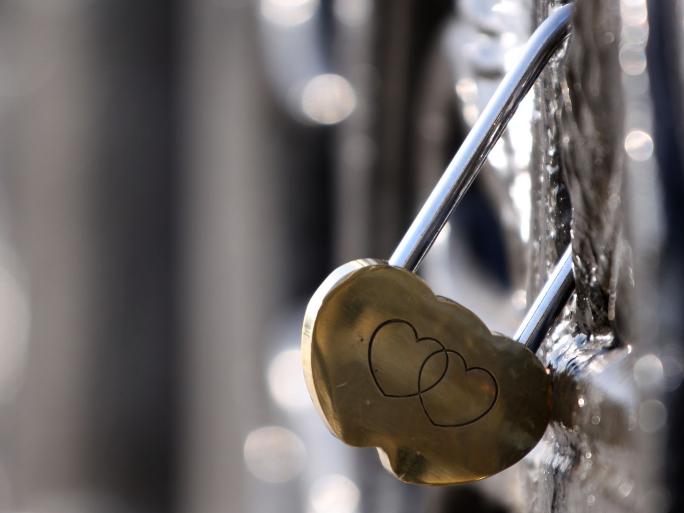 Сердечки на замке