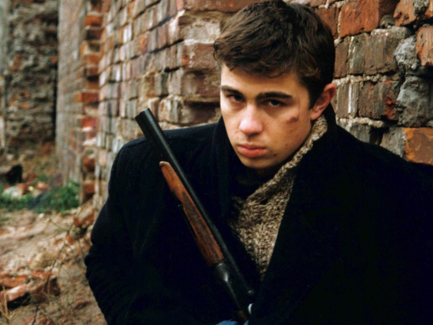 Кадр из фильма Брат