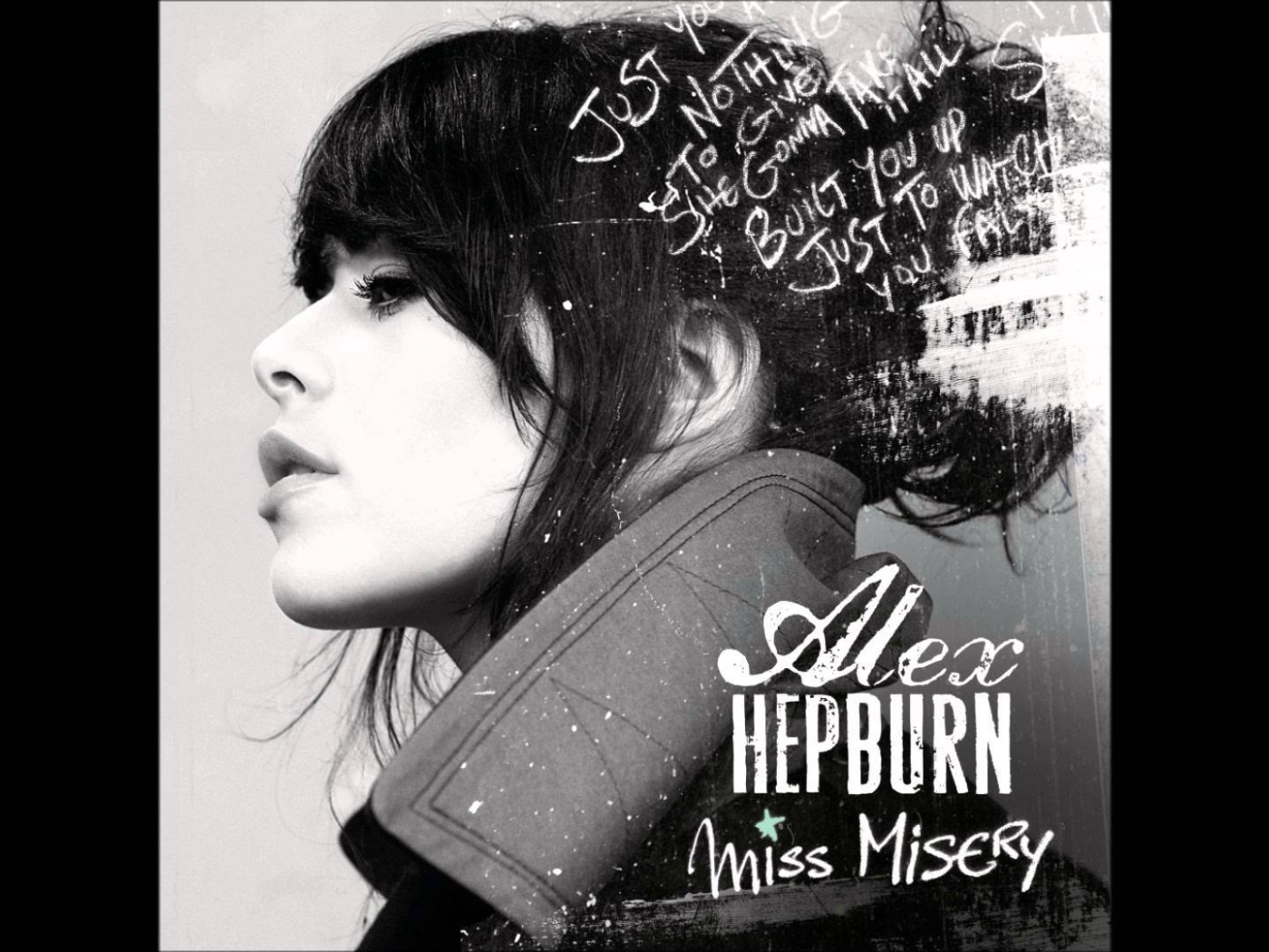 Alex Hepburn на черно-белом фоне