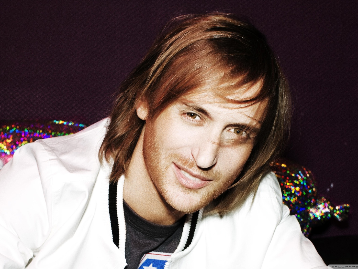 David Guetta улыбается