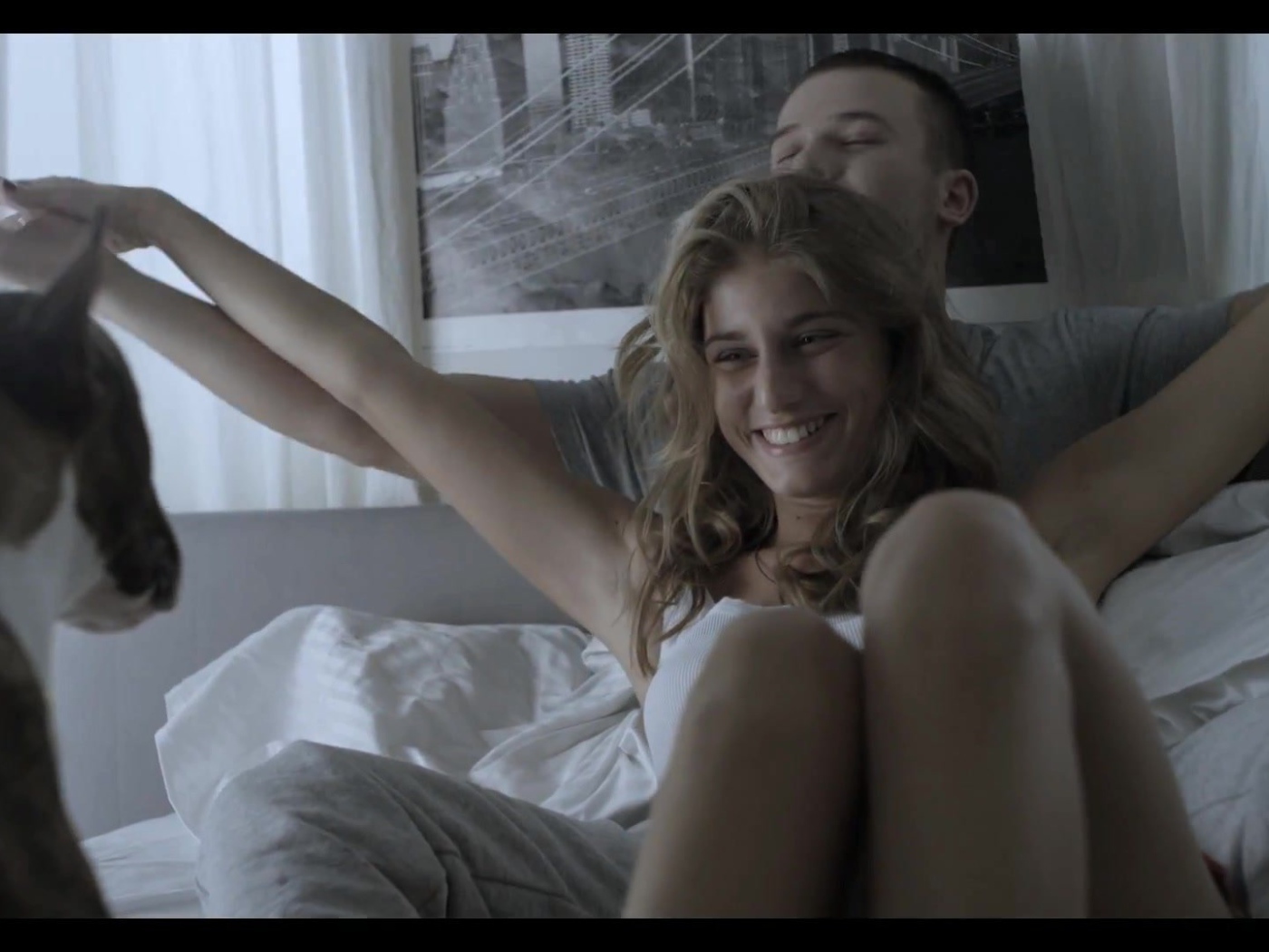 Макс Корж с девушкой и собакой