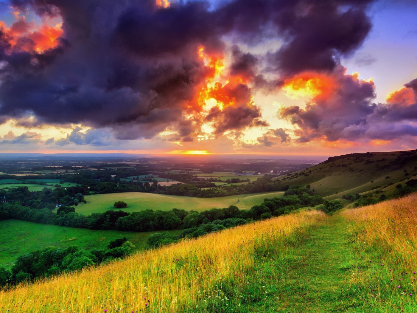 Ландшафт с тучей