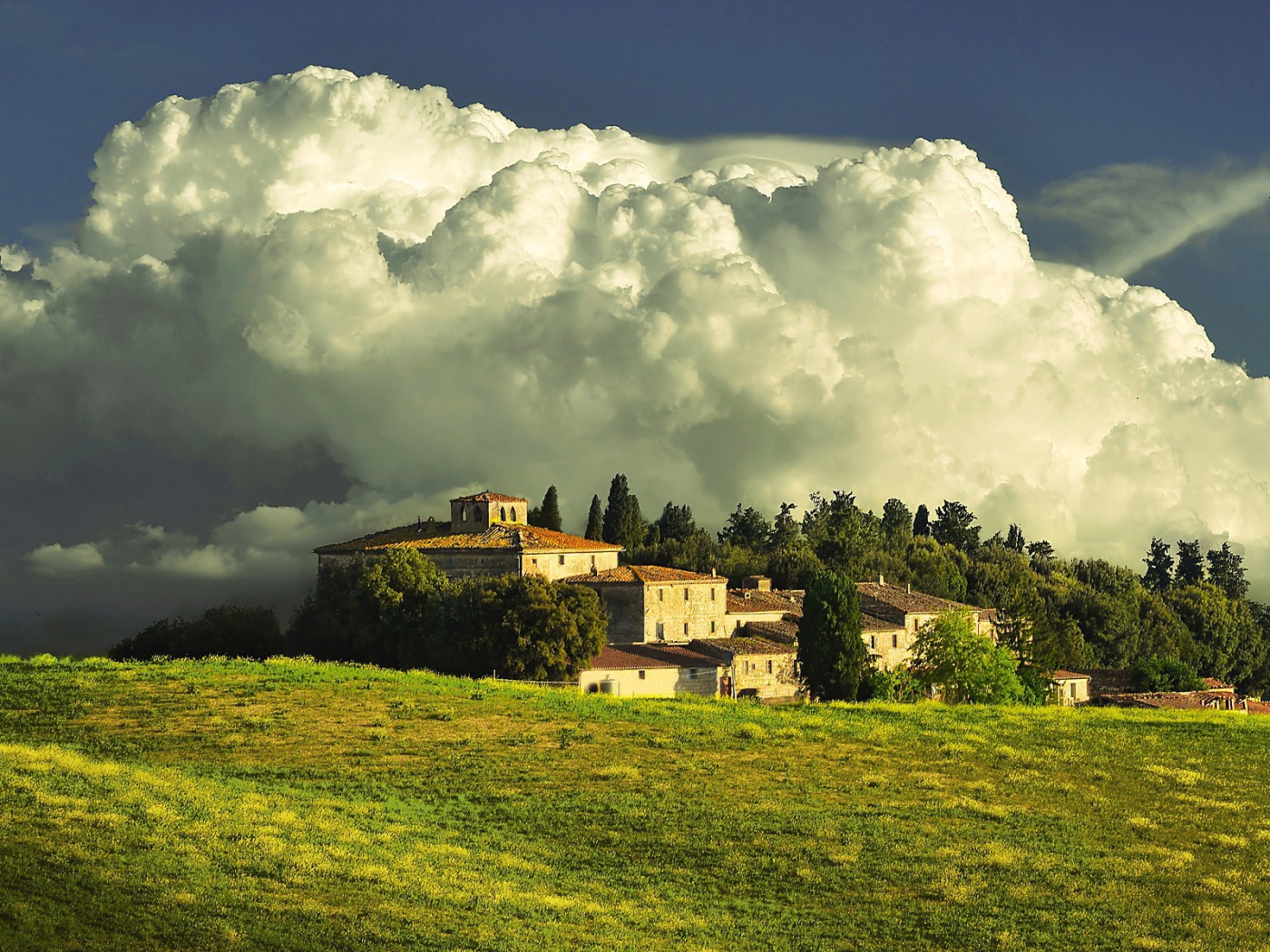 Пейзаж с грозовой тучей