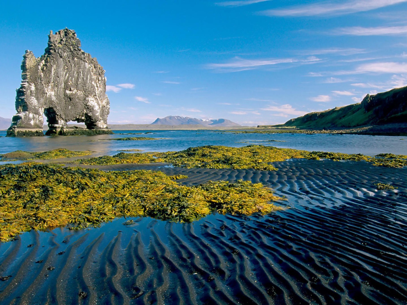 Остров скала