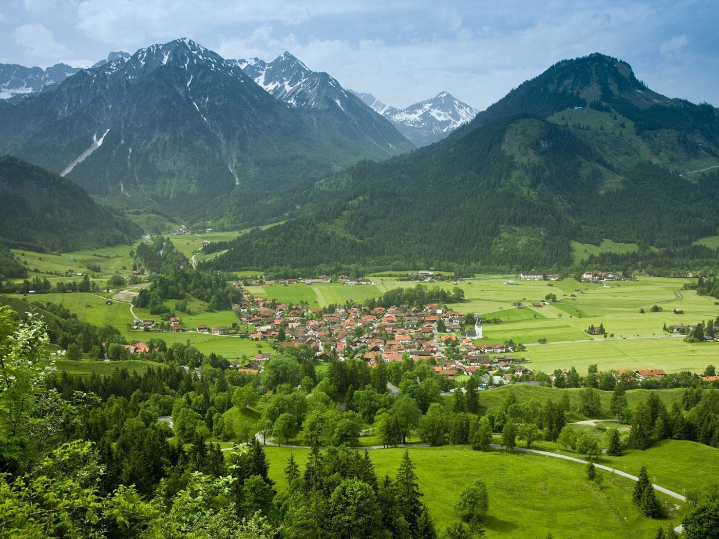 Селение в горной долине