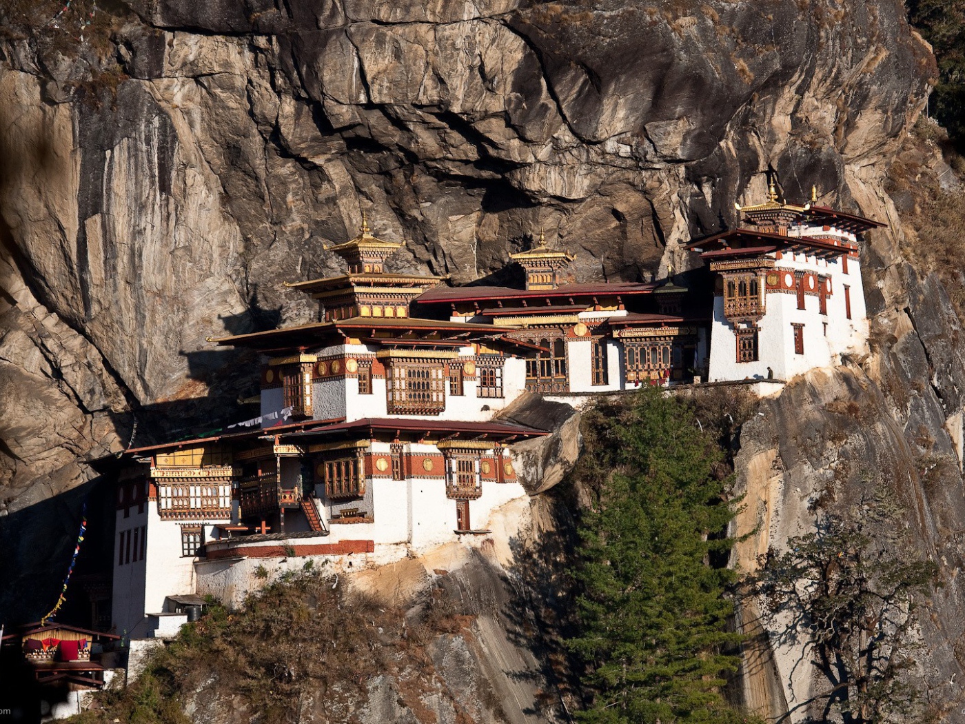 Дом на скалах