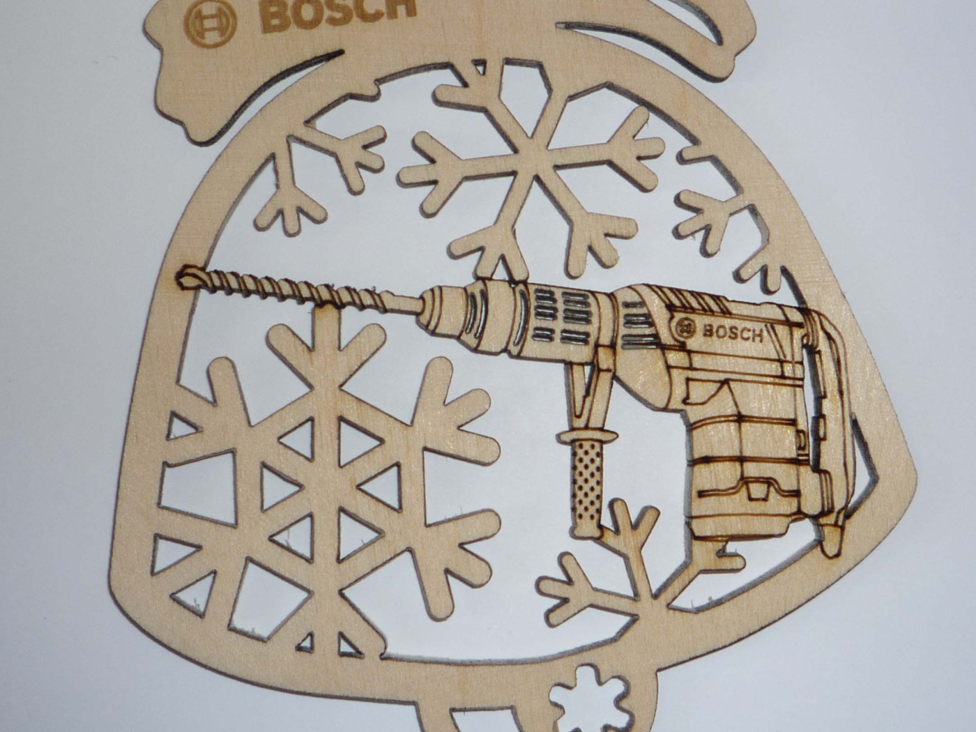 Елочные игрушки из дерева