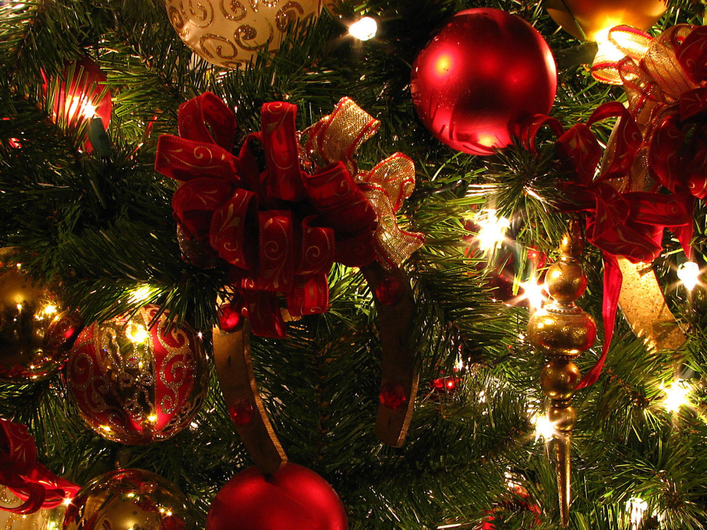 Eлочная игрушка подкова