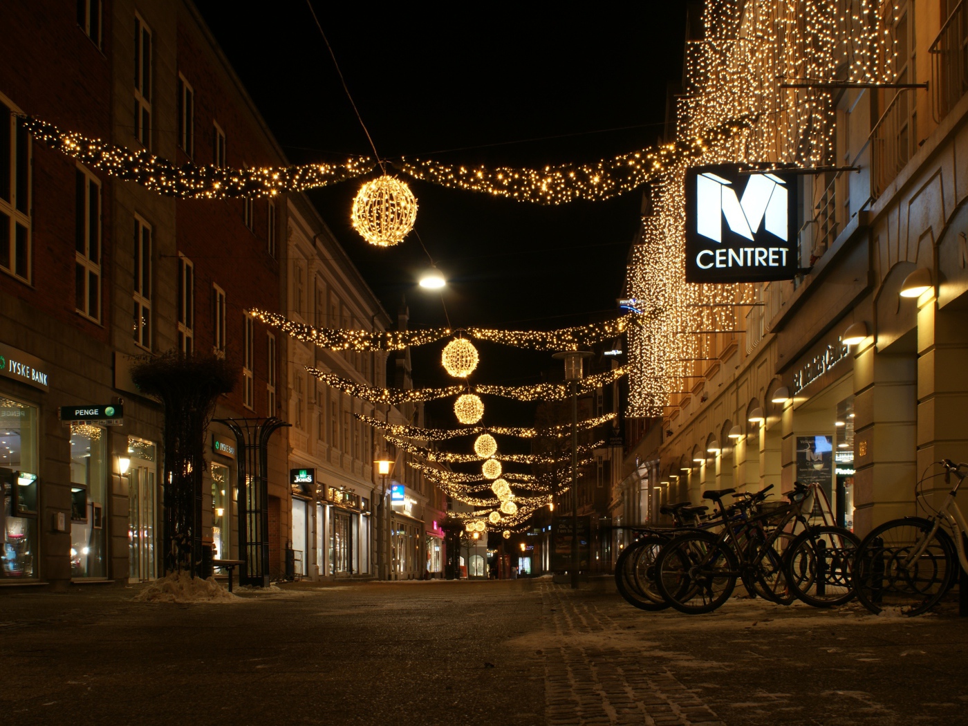 Желтая гирлянда