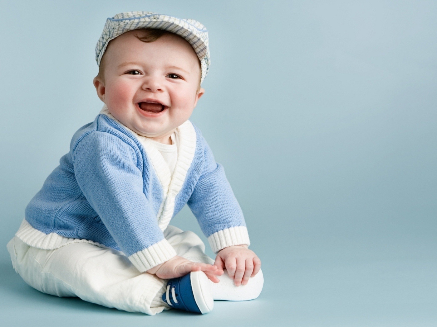 Ребенок в кепке