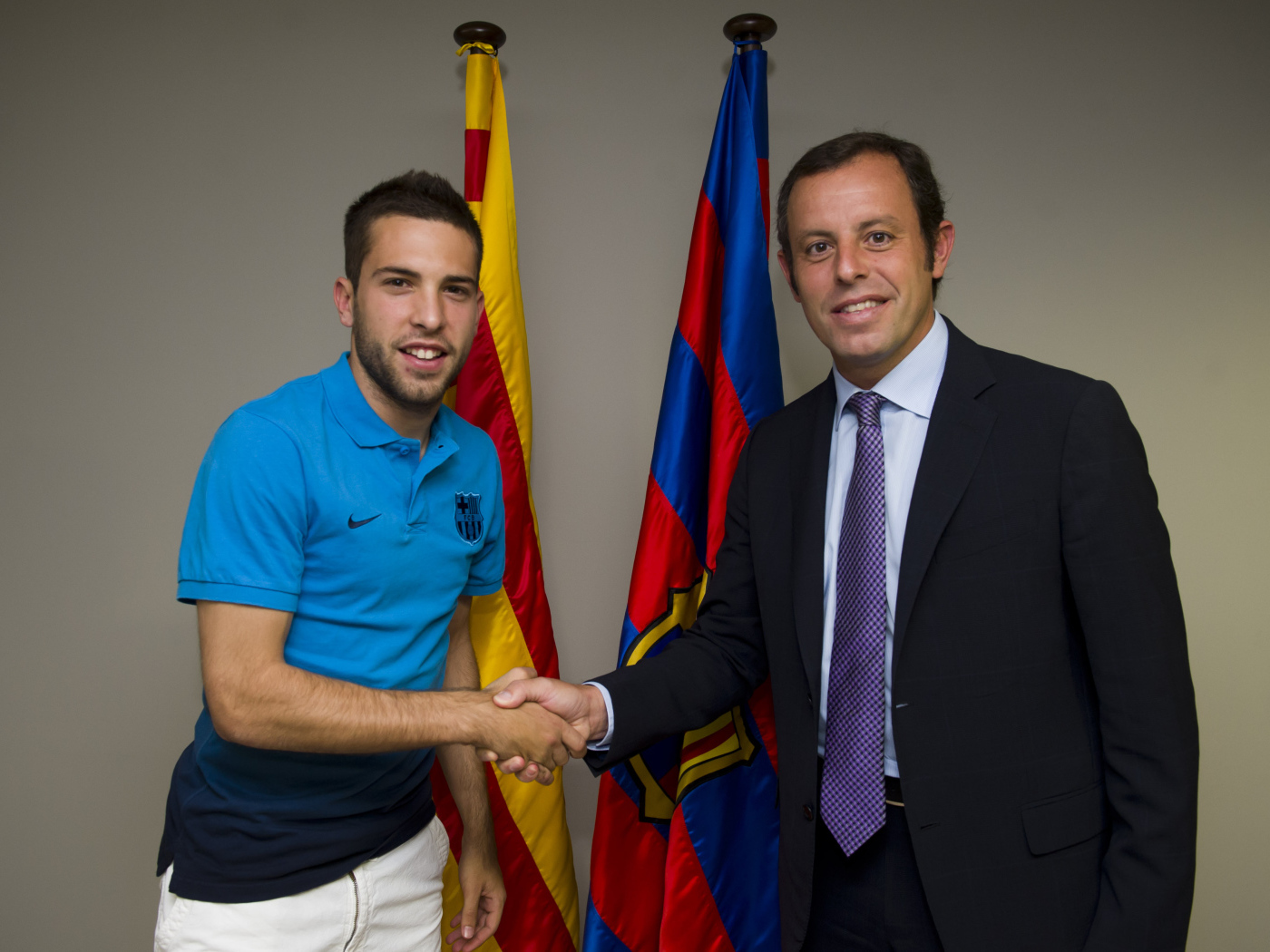 Барселона Хорди Альба подписал контракт