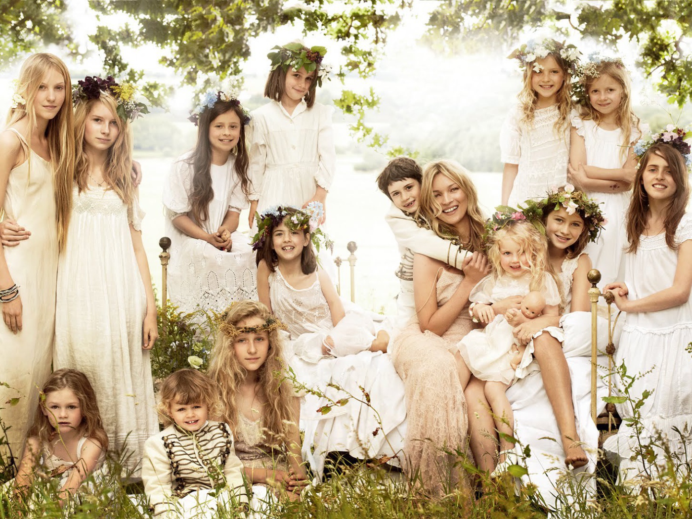 Красивая фотография женщин и детей