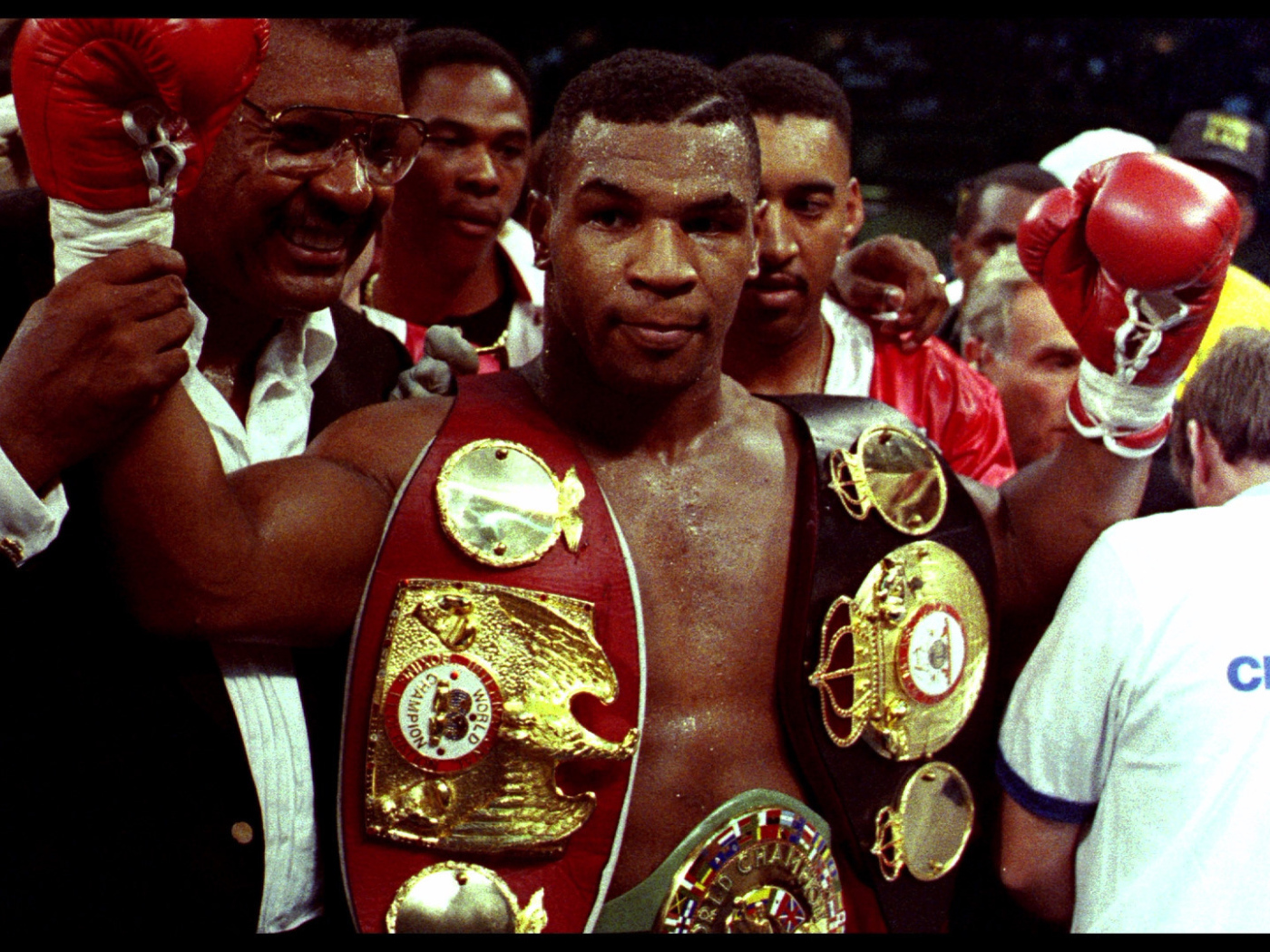 Железный Майк Тайсон и его призы