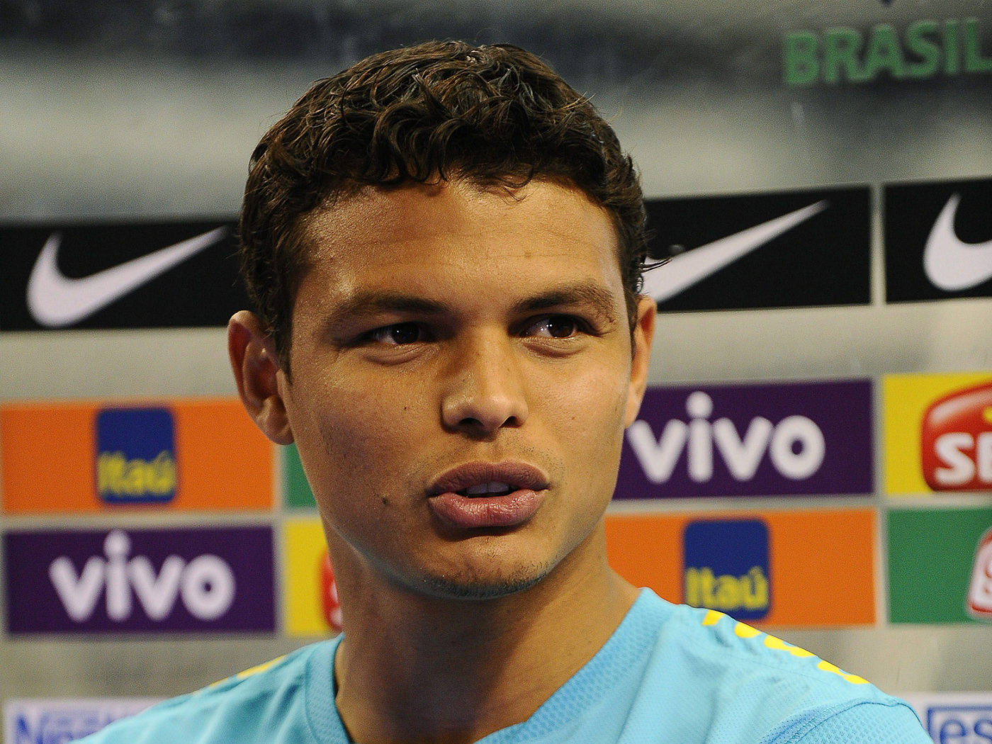 Лучший футболист ПСЖ Тиаго Силва крупным планом