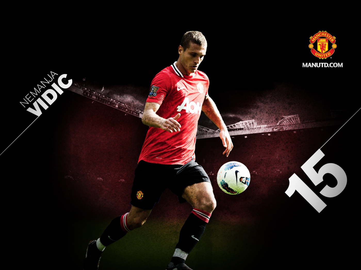  Игрок Манчестер Юнайтед Неманья Видич на поле