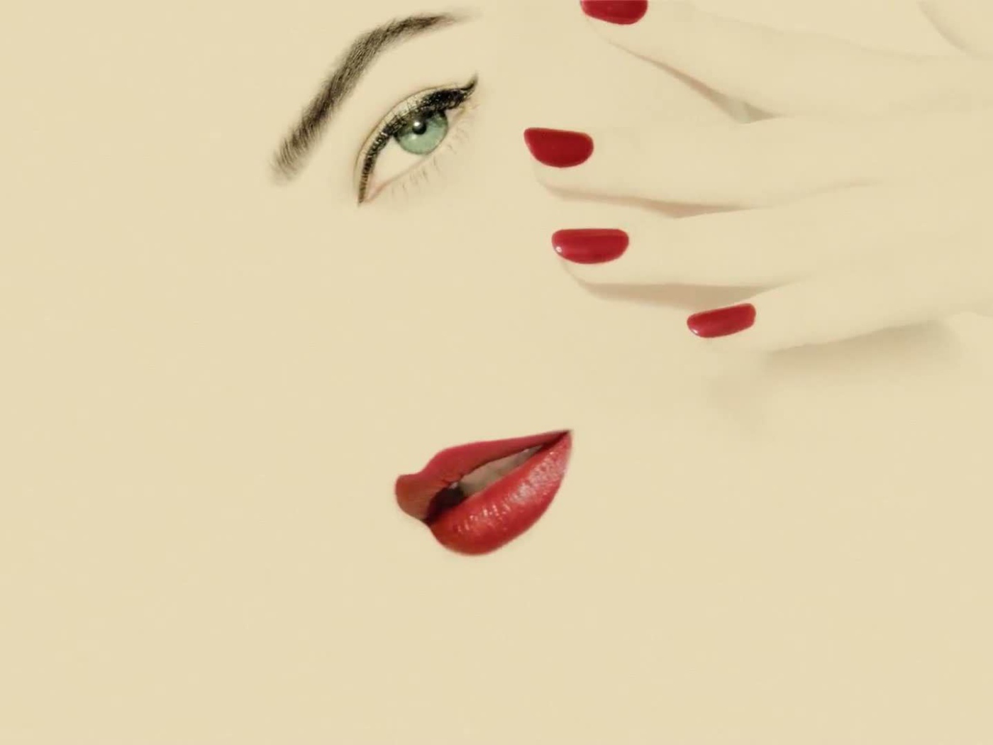 Красивая фотография лица девушки