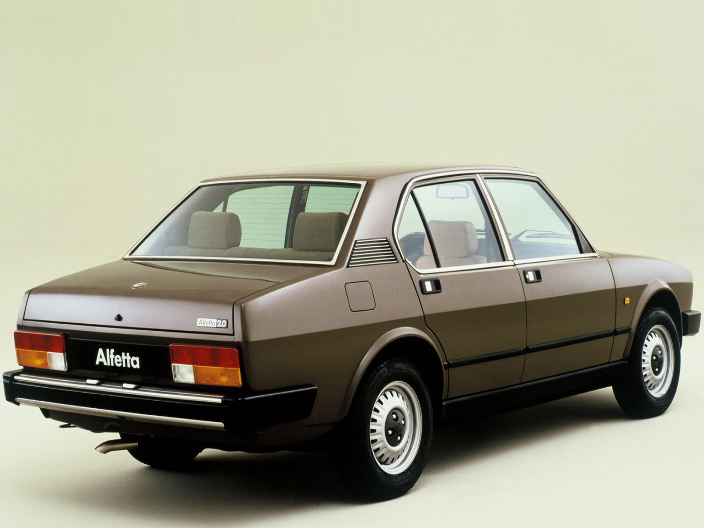 Фото автомобиля Alfa Romeo alfetta