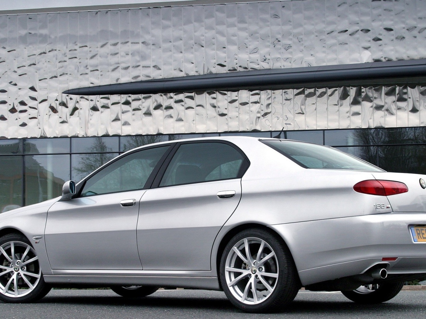 Тест драйв автомобиля Alfa Romeo 166