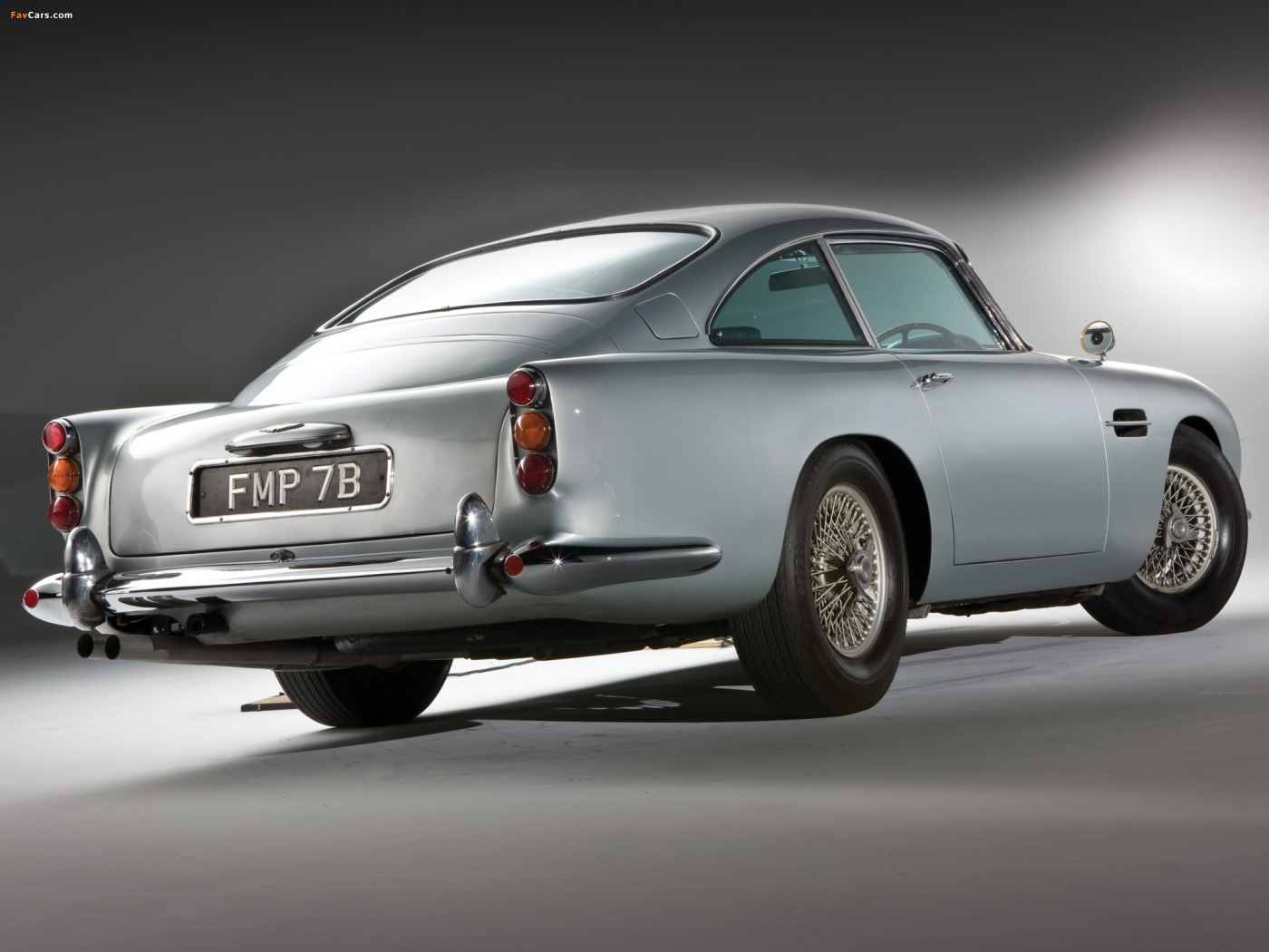 Дизайн автомобиля Aston Martin db5