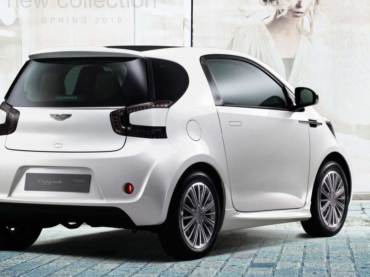 Новый автомобиль Aston Martin cygnet
