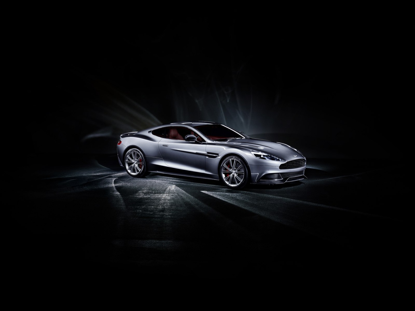 Фото автомобиля Aston Martin 2014