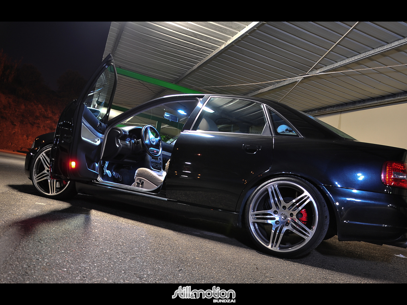 Автомобиль марки Audi модели b5