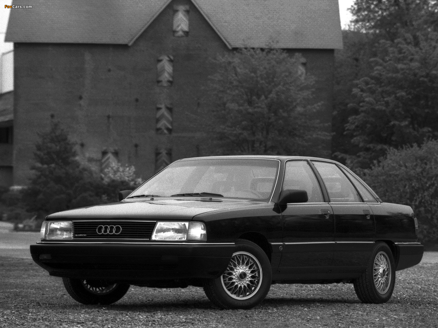 Фото автомобиля Audi 100