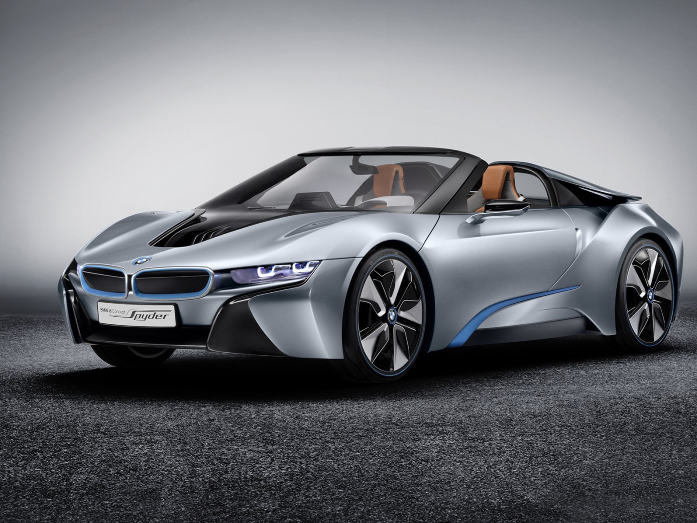 Серебристый Bmw i8 spyder
