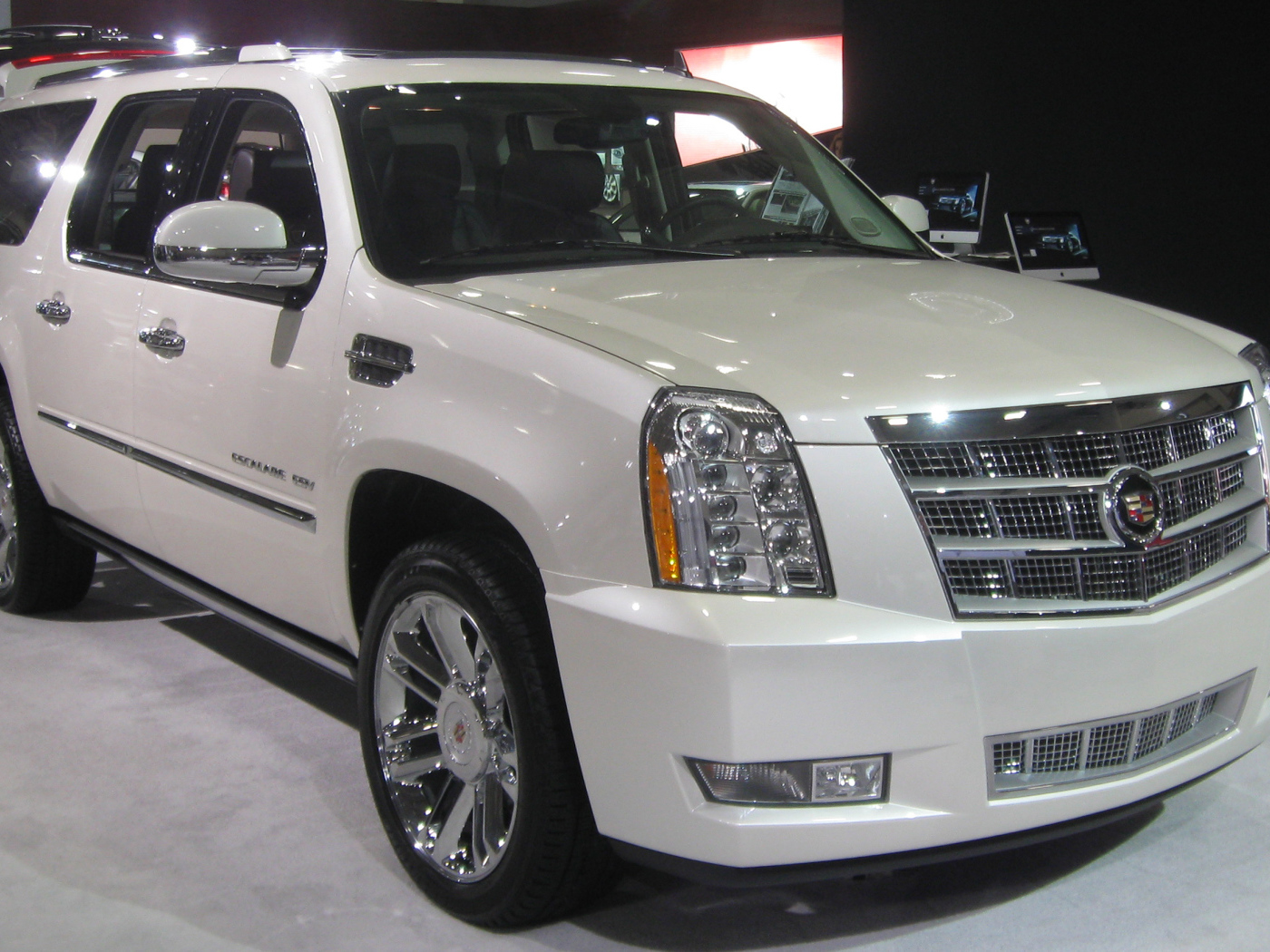 Великолепный Cadillac Escalade 2014
