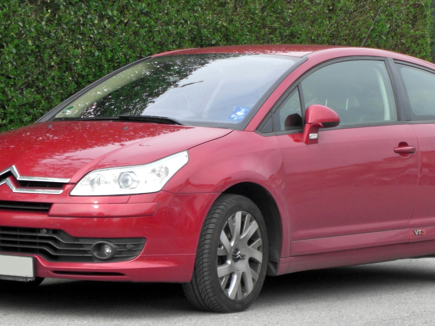 Новый красный Citroen C4