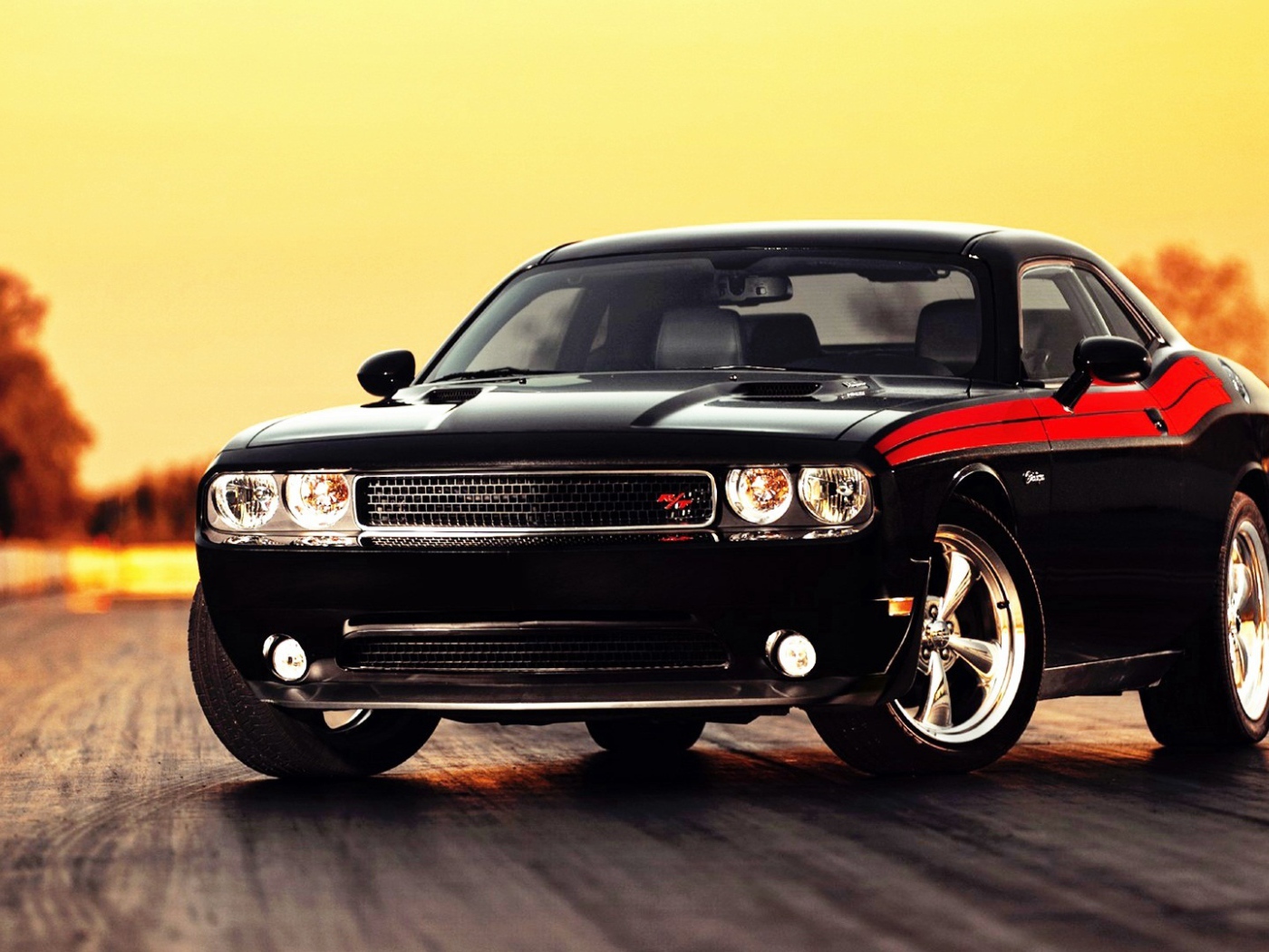 Автомобиль Dodge challenger