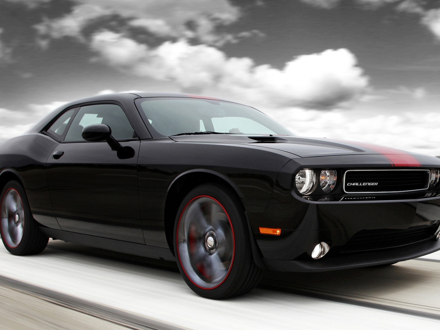 Додж челенджер черный