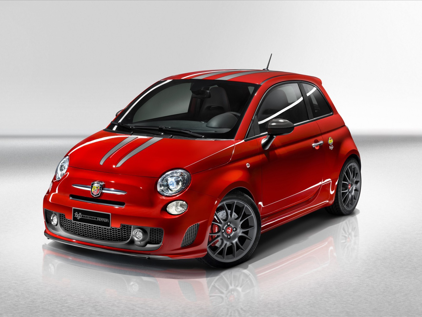 Новый автомобиль Fiat 500