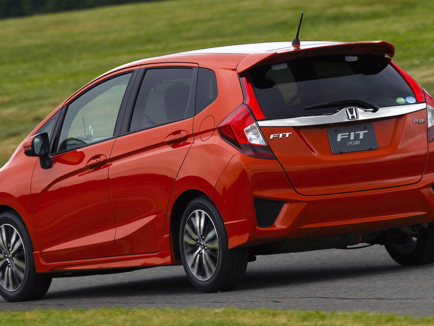 Новый автомобиль Honda Fit 2014