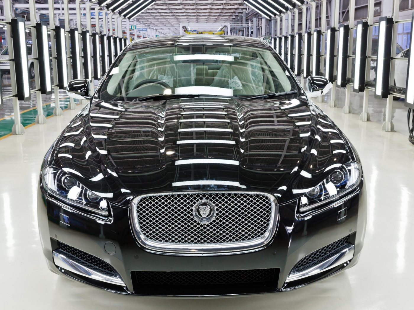 Jaguar XF в салоне