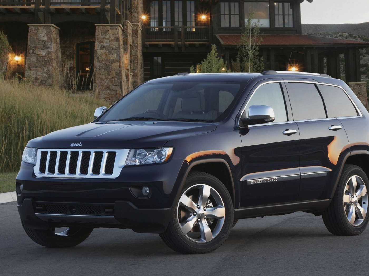 Автомобиль марки Джип Гранд Чероки 2014