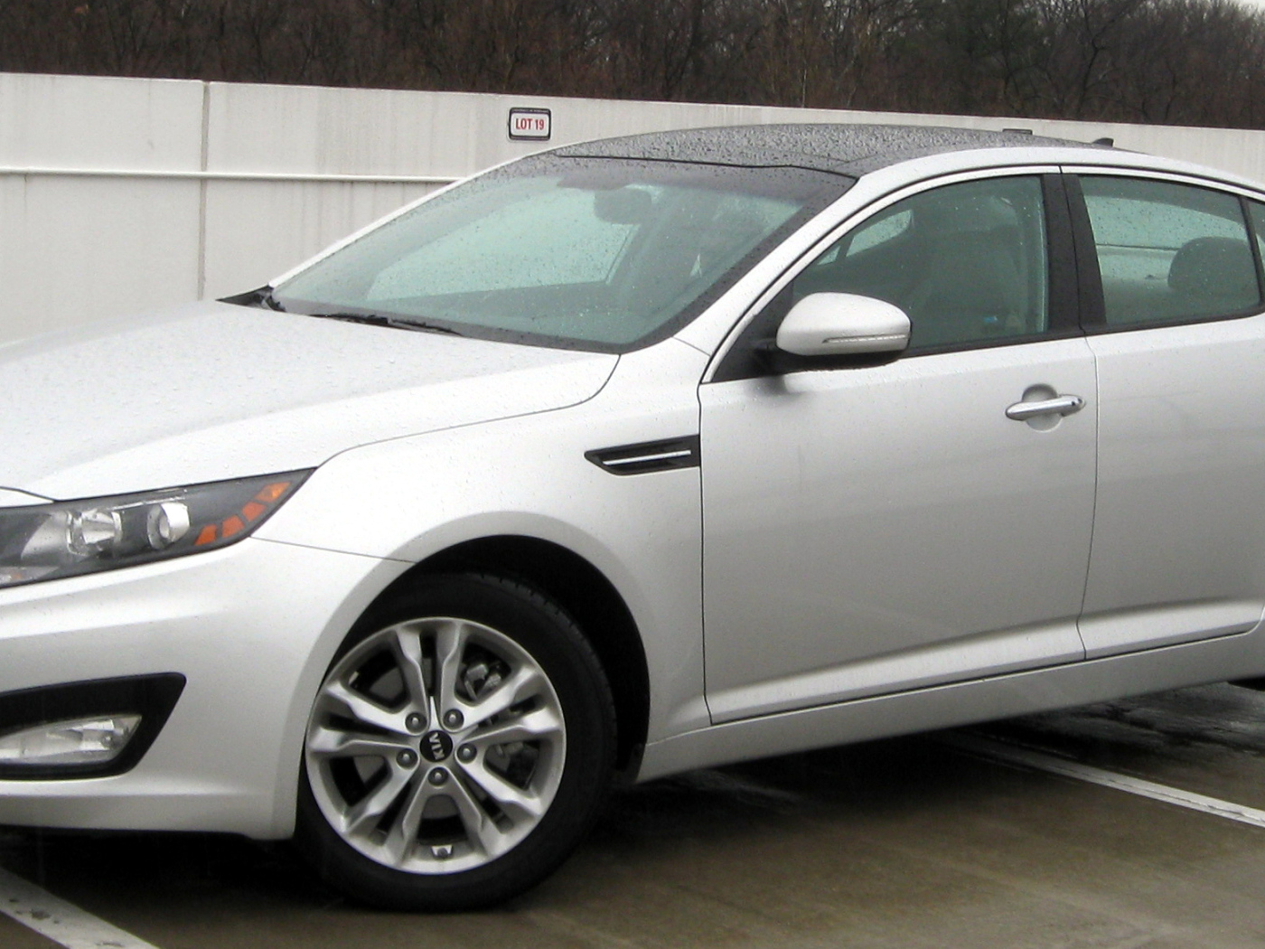 Новый автомобиль Kia Cadenza 2014 года