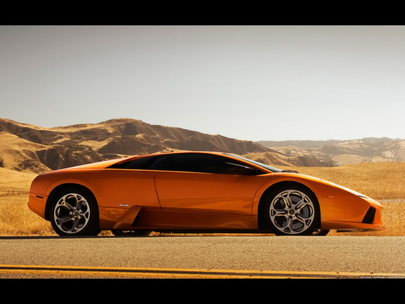 Красивый автомобиль Lamborghini Murcielago в Москве