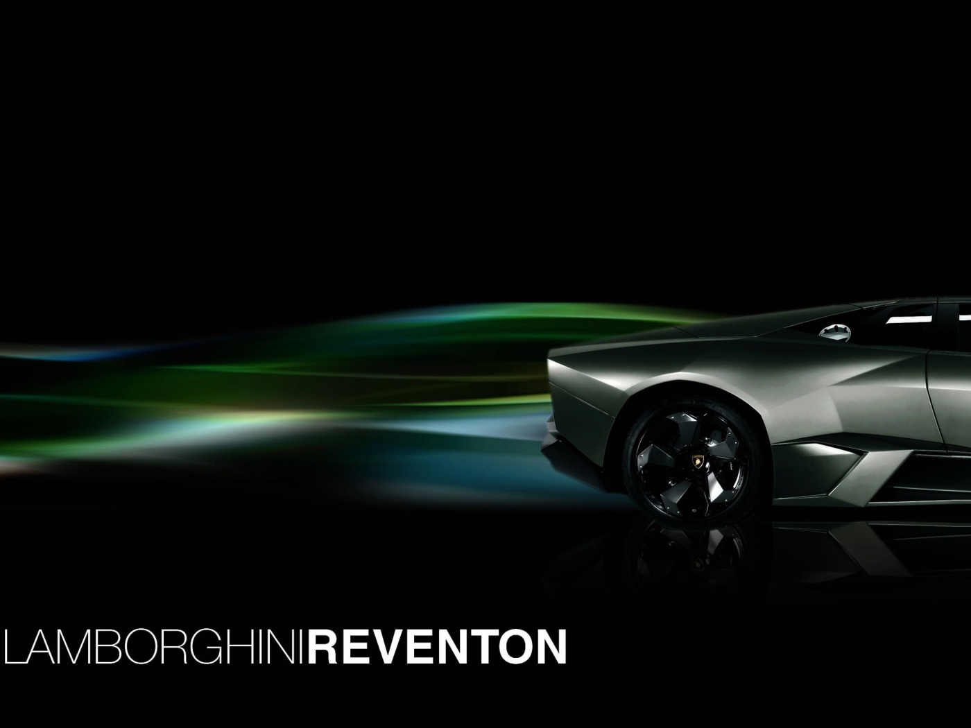 Красивый автомобиль Lamborghini Reventon в Москве