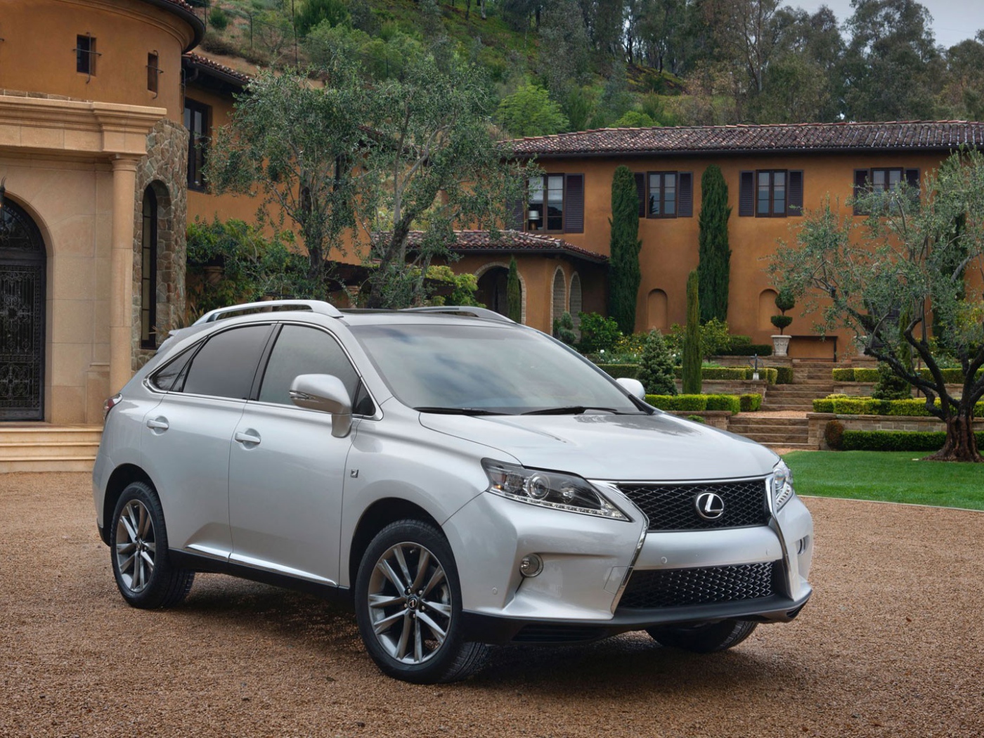 Белый Лексус RX 350