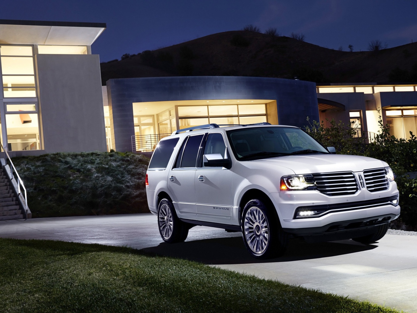 Дизайн автомобиля Lincoln Navigator 2014