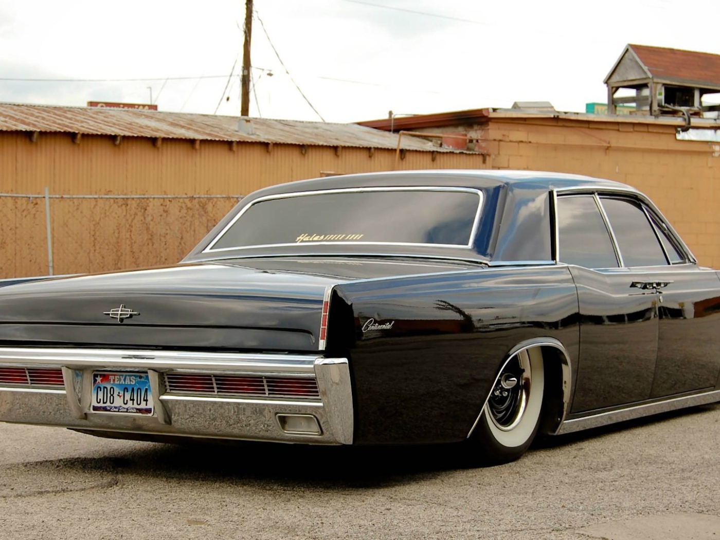 Новая машина Lincoln Continental