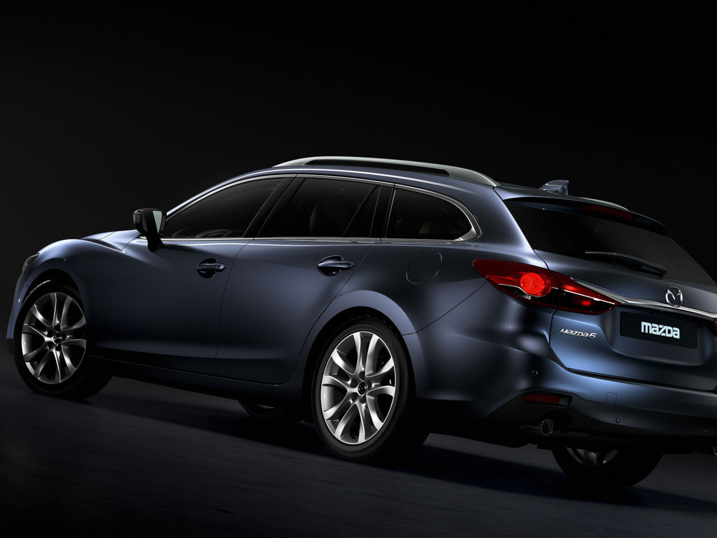 Автомобиль марки Mazda модели 6