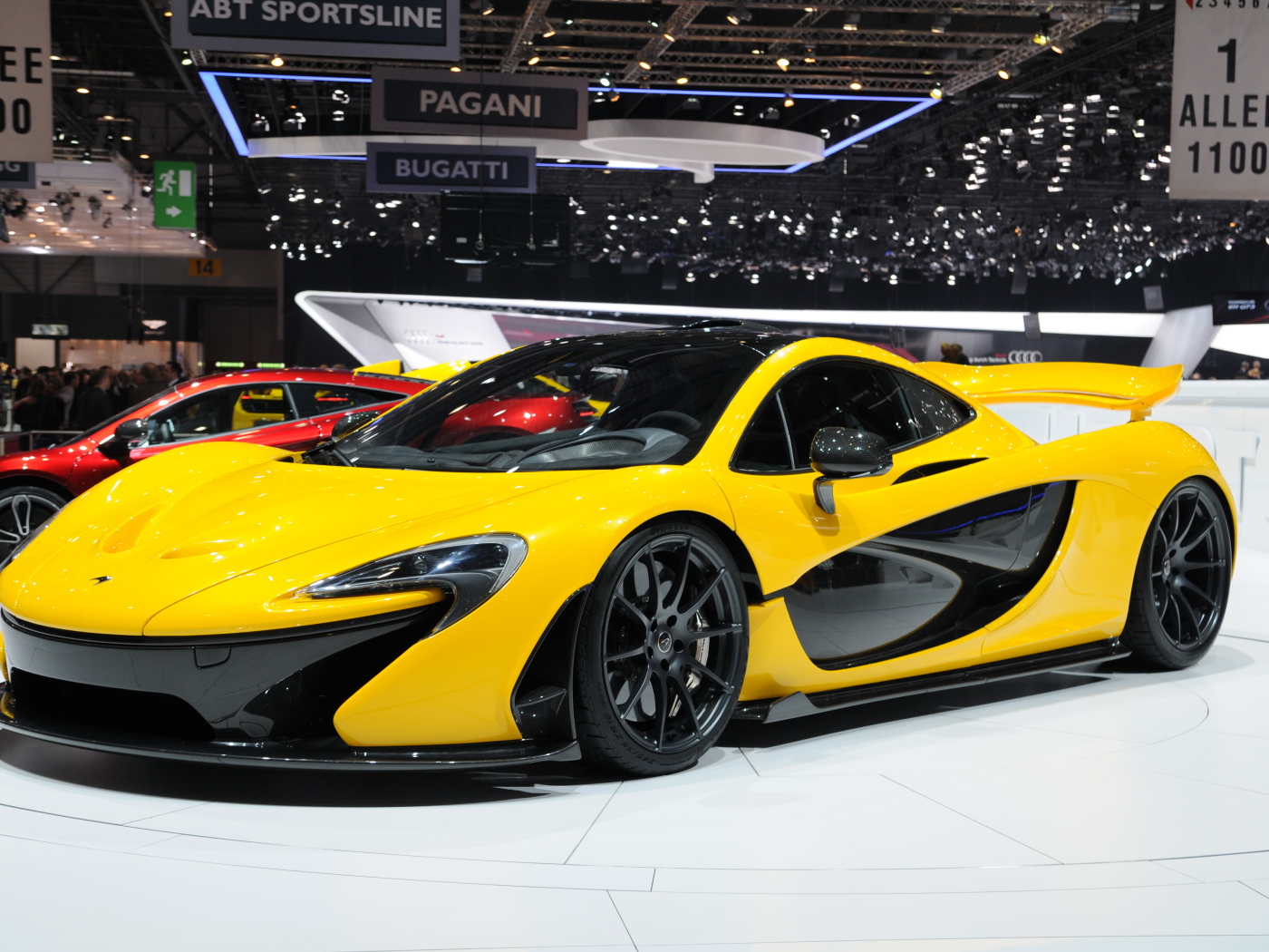 Тест драйв автомобиля McLaren P1 2014