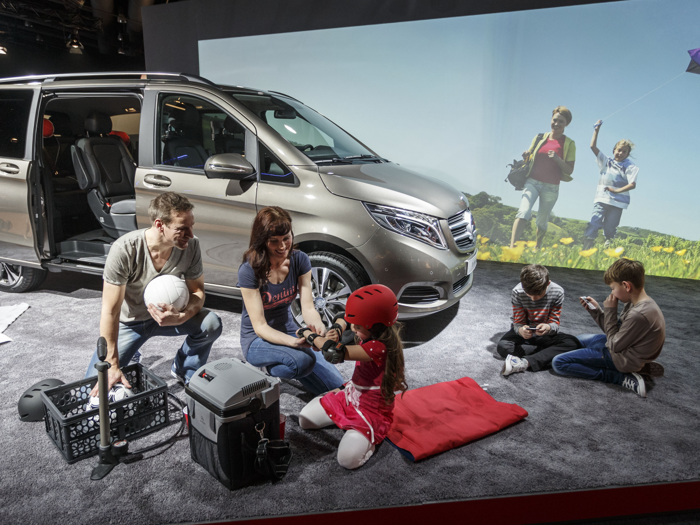 Дизайн автомобиля Mercedes V-Class 2014