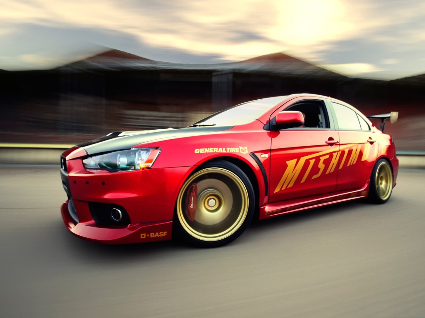 Красивый автомобиль Mitsubishi Lancer Evolution