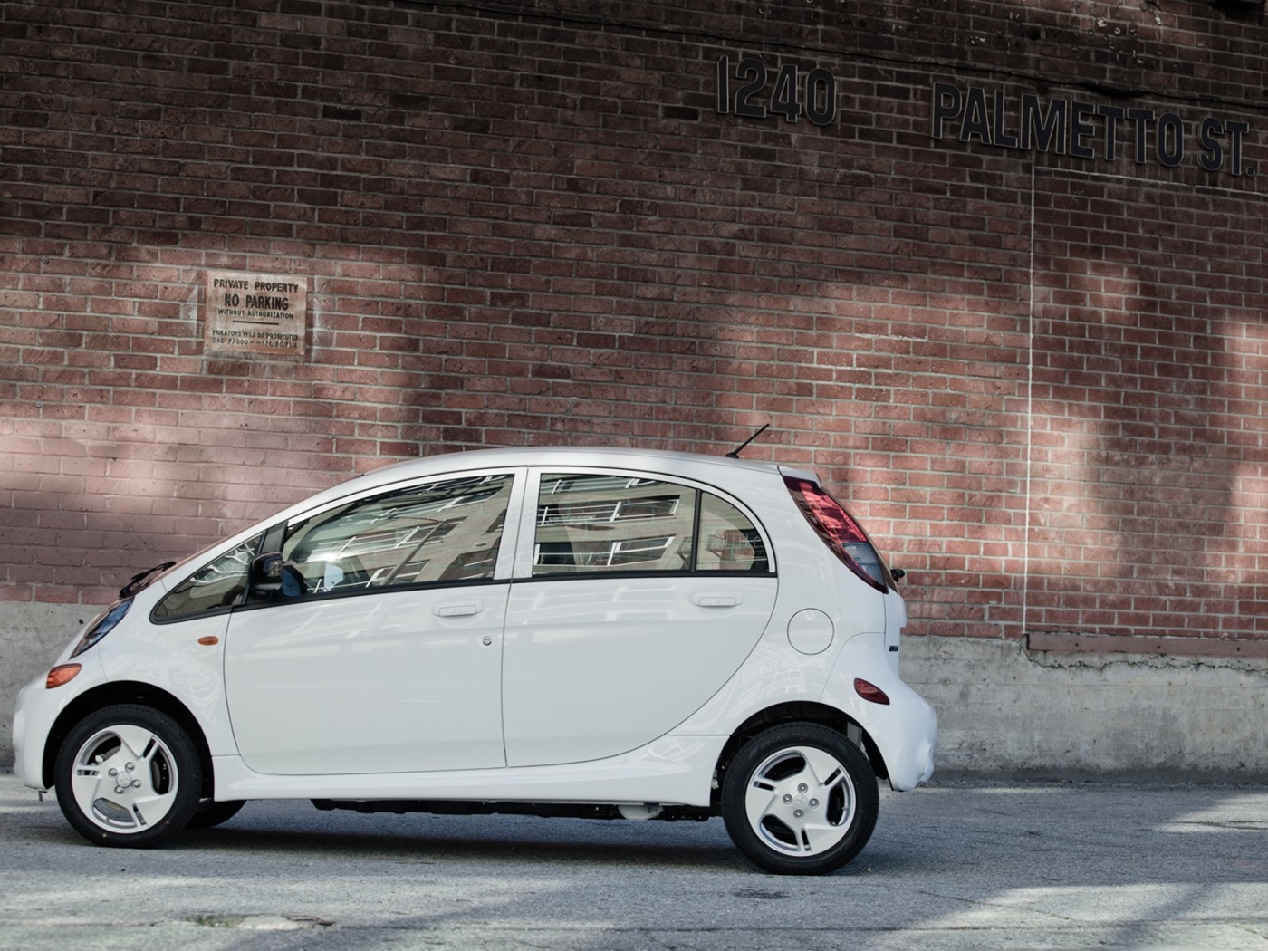 Дизайн автомобиля Mitsubishi Electric