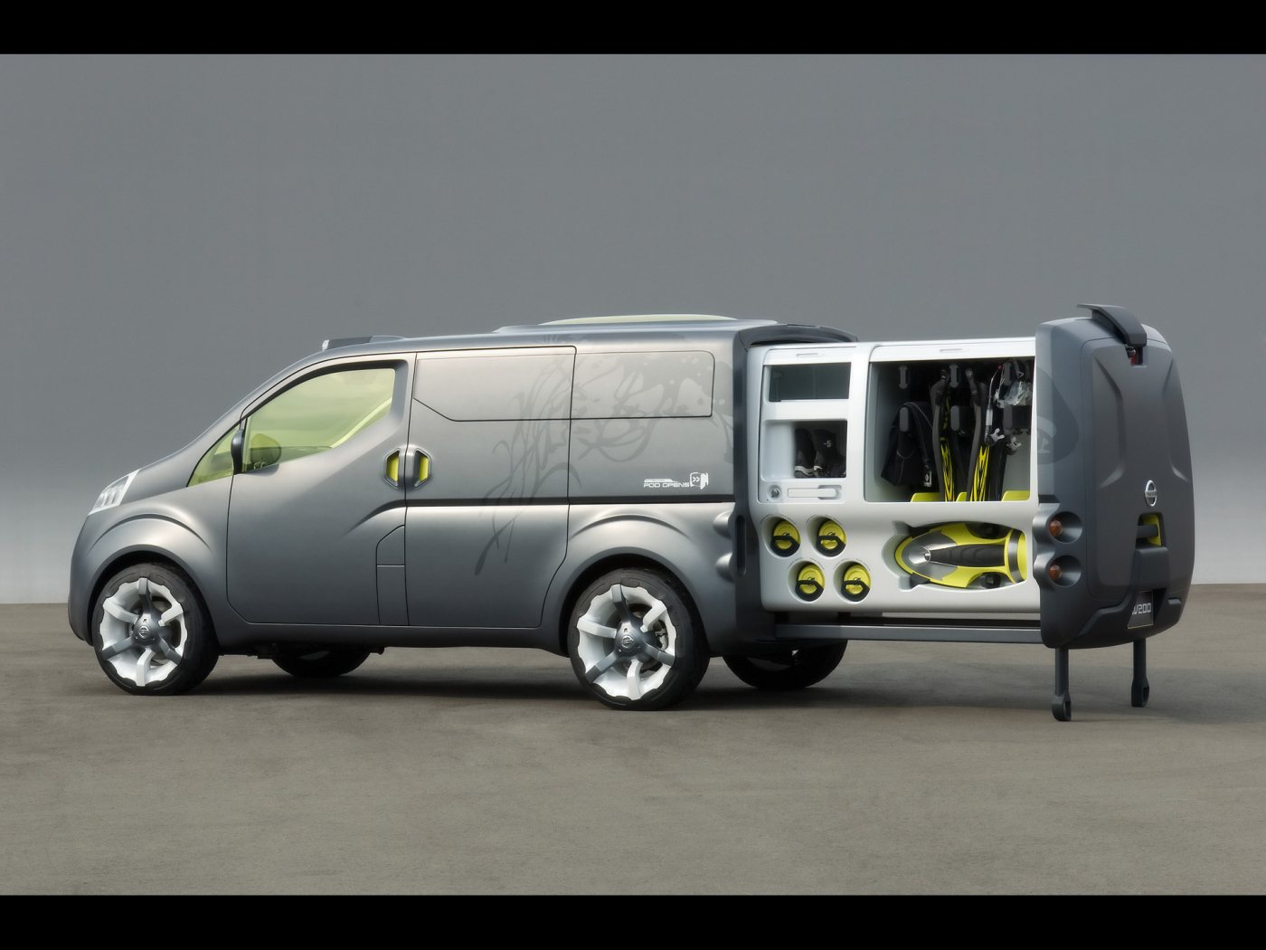 Тест драйв автомобиля Nissan NV200