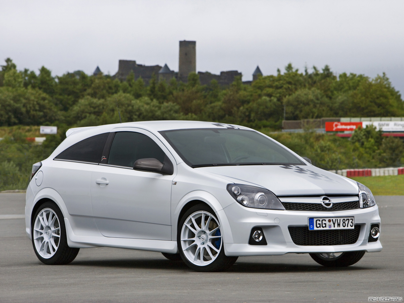 Новый автомобиль Opel Astra GTC